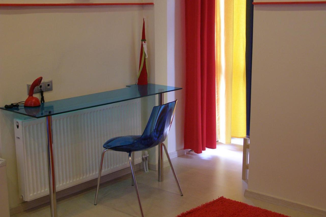 Room In A Neoclassical House - Ladybug 카스토리아 외부 사진